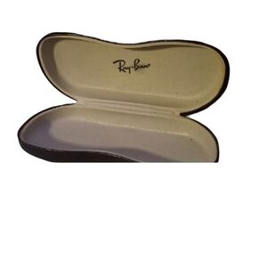 Ray-Ban Black Case with Cream Interior